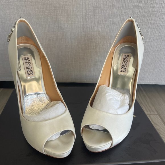 Badgley Mischka Heels - Picture 3 of 7